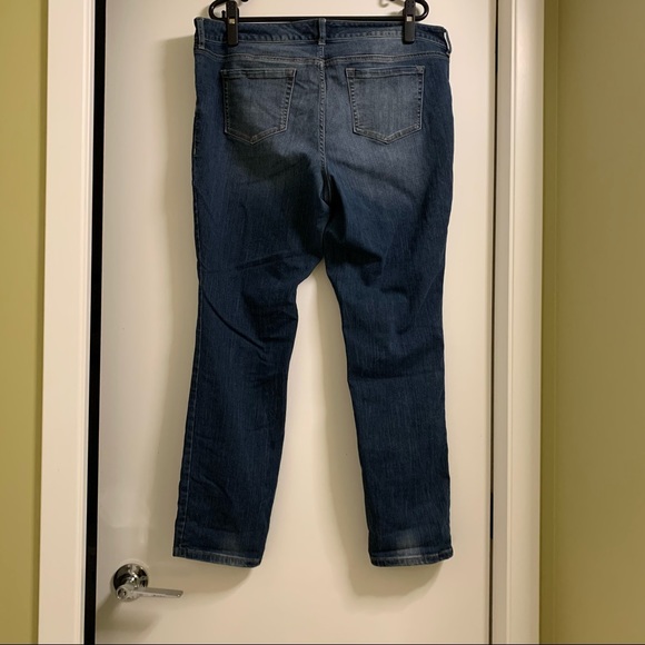 TORRID Premium Boyfriend Jeans Size 16R - Picture 2 of 4